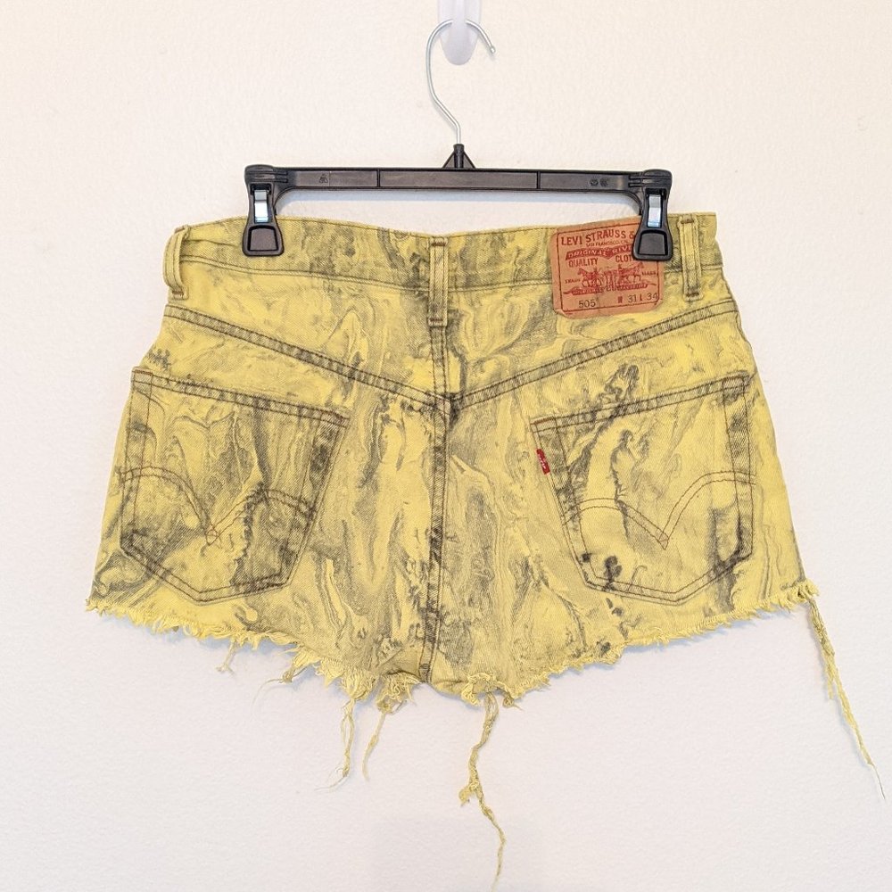 LEVI'S - 505 Frayed Cut-Off Yellow Swirl Shorts - Picture 4 of 10